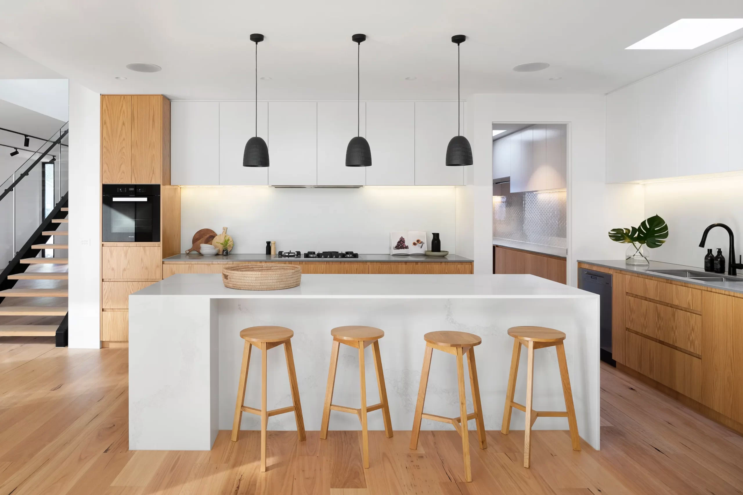 r-architecture-TRCJ-87Yoh0-unsplash-1